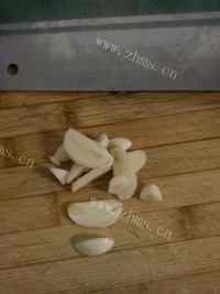 家常菜芹菜炒豆腐干做法图解4)