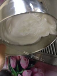 自制原味戚风蛋糕做法图解10)