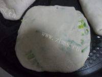 十分好吃之葱花饼做法图解6)