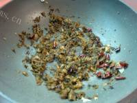 美味的腌菜炒肉做法图解9)