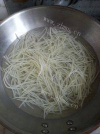 极致的炝拌土豆丝做法图解3)