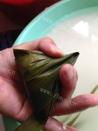 香喷喷的蜜枣粽做法图解9)