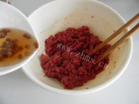 美味的门钉肉饼做法图解10)