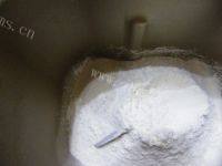 清爽的紫薯面包做法图解2)