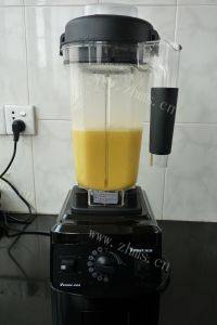 美味的土豆南瓜浓汤做法图解7)