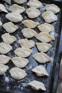 色香味俱全的鸡蛋韭菜饺子做法图解7)