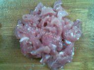 家常菜豆角炒瘦肉做法图解3)