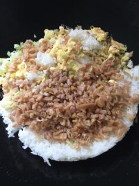 美味的萝卜干炒饭做法图解8)