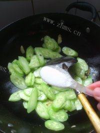 味道不错的黄瓜炒蛋做法图解6)