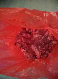 晚餐芹菜猪肉馅水饺做法图解1)