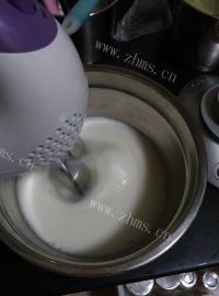 自制中空戚风蛋糕做法图解4)