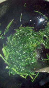 绝味的蒜蓉菠菜做法图解5)