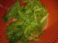 家常菜芥蓝炒腊肉做法图解4)