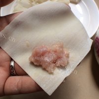垂涎欲滴的鲜肉小云吞做法图解2)