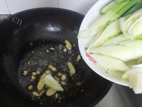 诱人的大葱炒肉做法图解7)
