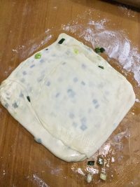 满口清香的葱油饼做法图解21)