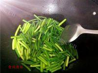 家常菜蒜薹炒腊肉做法图解6)