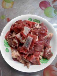 口感丰富的牛肉萝卜汤做法图解1)