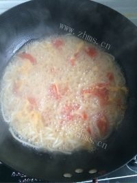 回味无穷的西红柿鸡蛋面条做法图解3)