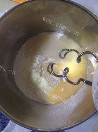自制豆沙卷面包做法图解1)