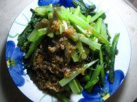 甘脆的蒜香油麦菜