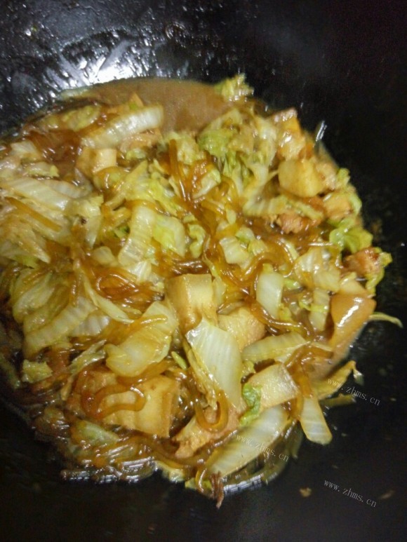 质嫩爽口的猪肉白菜炖粉条