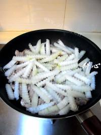 虾酱肉片炒冬瓜做法图解8)