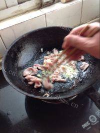 家常菜有机菜花炒肉做法图解8)