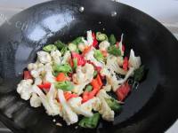 家常菜腊肉炒花菜做法图解8)
