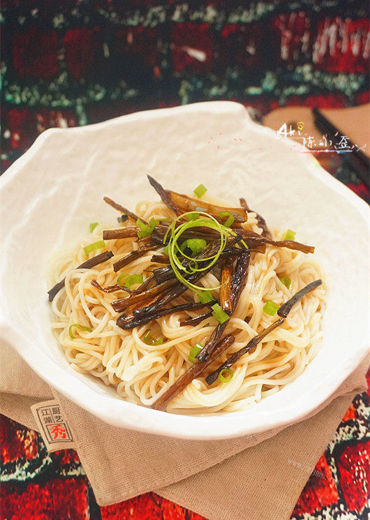 色香味俱全的葱油面