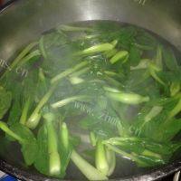 诱人的香菇油菜做法图解2)