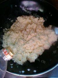 简单的酱油蛋炒饭