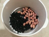 唇齿留香的黑豆花生豆浆做法图解1)