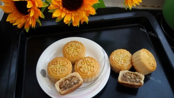 美味的五仁月饼