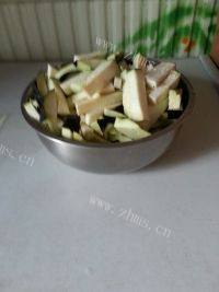 家常菜素炒茄条做法图解2)