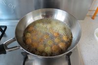 芳香四溢的香菜豆腐丸子做法图解7)