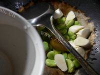 美味的咖喱茭白蚕豆做法图解6)