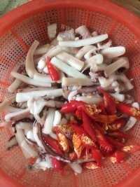 好吃的香辣炒鱿鱼做法图解6)