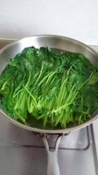 家常菜蒜蓉菠菜做法图解4)