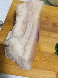 家常菜土豆回锅肉做法图解2)
