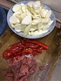 唇齿留香的高笋炒肉做法图解2)