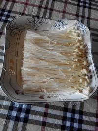 美味的蒜蓉蒸金针菇做法图解1)