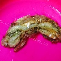 鲜香芝士蒜蓉焗大虾做法图解1)
