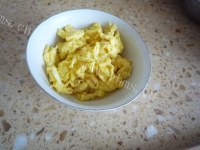 色味俱佳的丝瓜炒鸡蛋做法图解4)