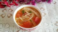 美味的番茄金针菇汤