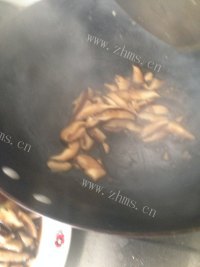 家常菜香菇炒青菜做法图解4)