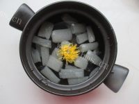 好喝的竹荪菊花枸杞饮做法图解4)