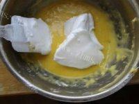 味道不错的戚风蛋糕做法图解9)