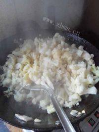 家常菜菜花炒肉做法图解6)