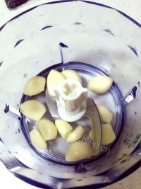 美味的蒜蓉烤虾做法图解3)